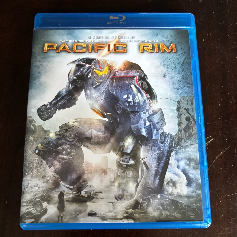 Pacific Rim (Blu-ray + DVD + Slipcover)